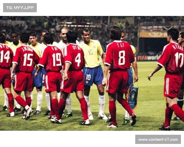 中国足球之旅回顾：2002年世界杯历史性参与与战绩分析